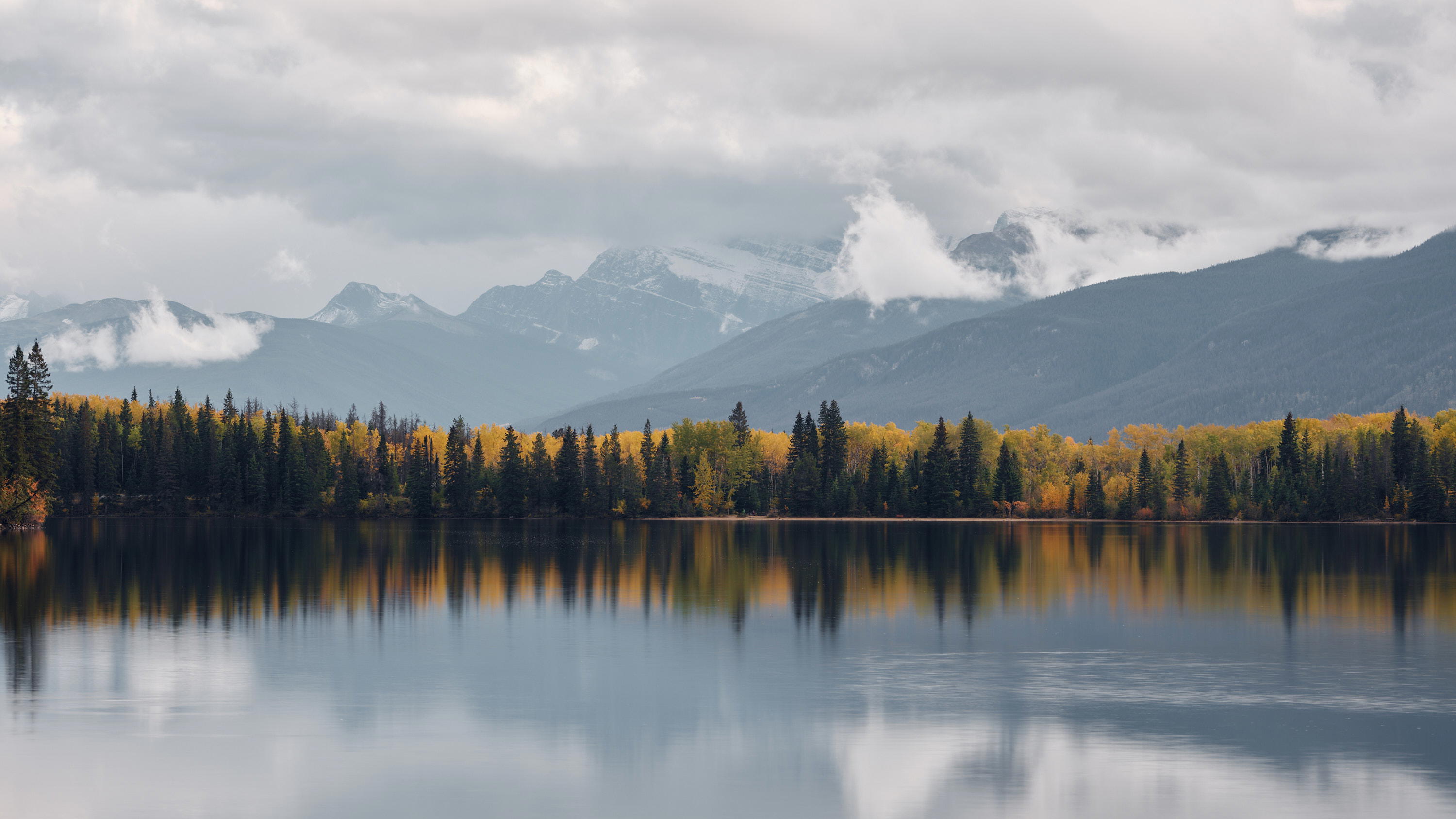 View of Maligne Lake and surrounding mountains in Jasper National Park, Canada