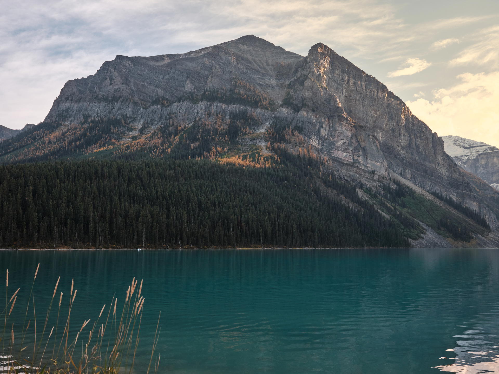 2023-09-25 17.19.11 Lake Louise_3000px.jpg