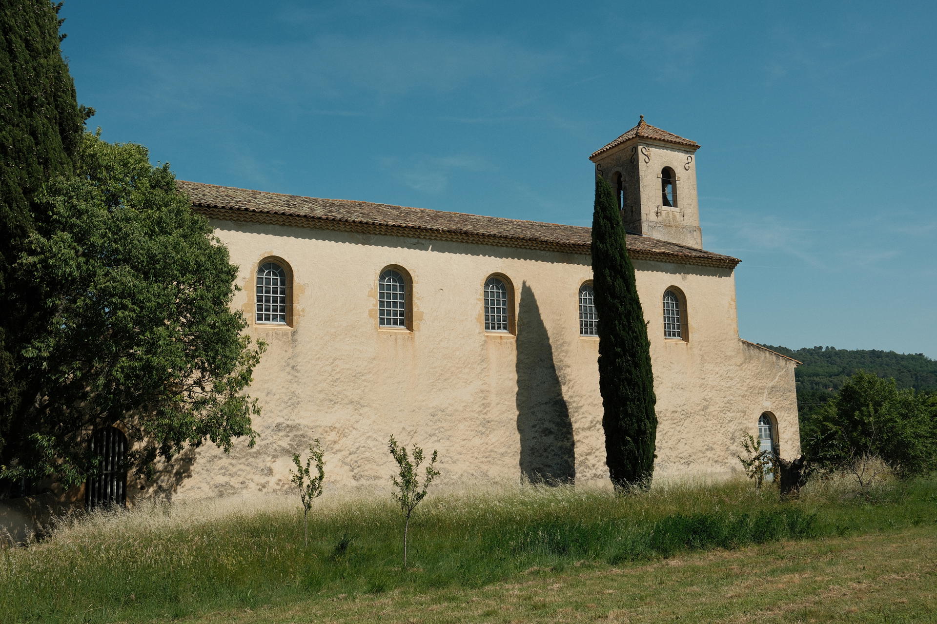 Image of a church in Lourmarin