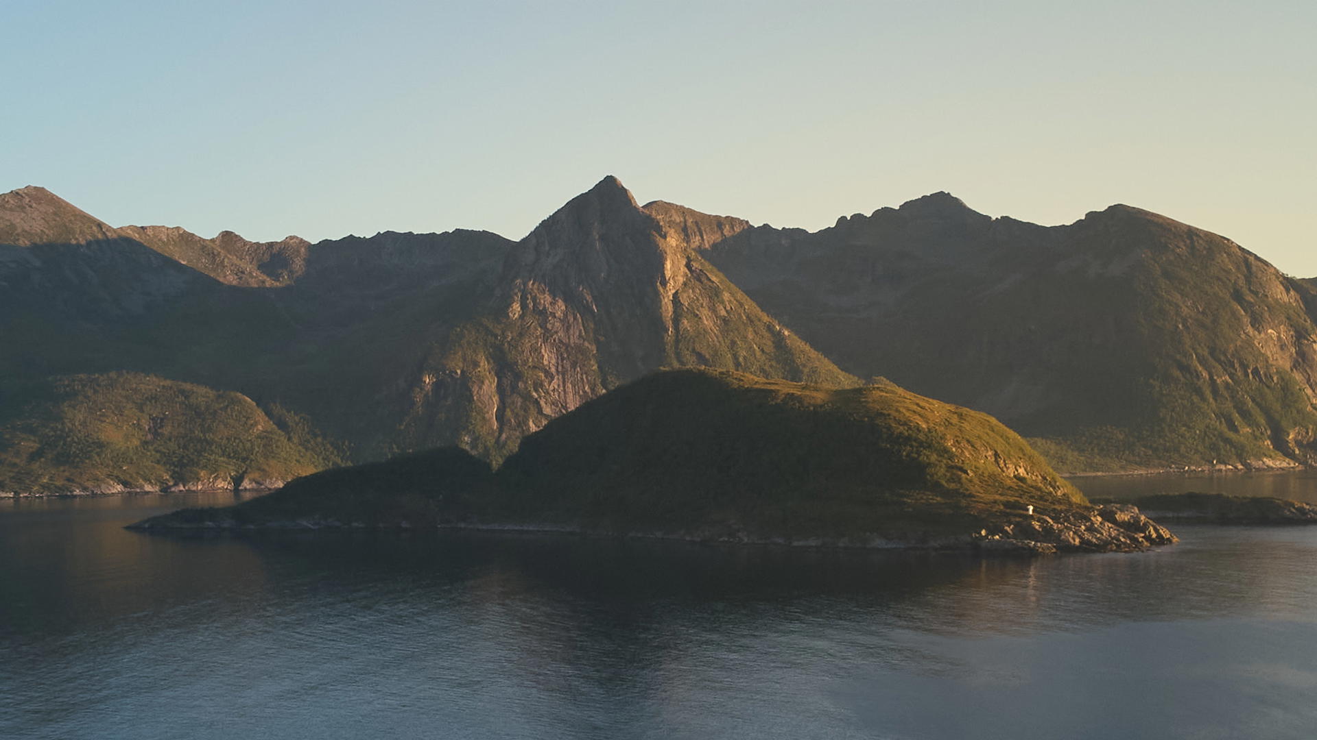 2025-09-06 18.56.59_Gryllefjord_2048.jpg