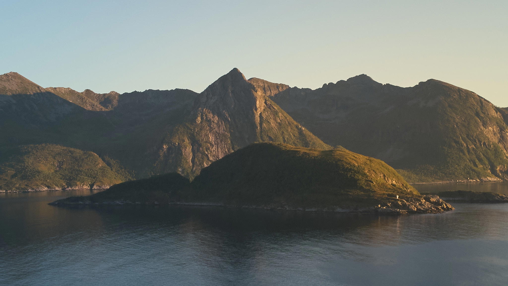 2025-09-06 18.56.59_Gryllefjord_2048.jpg