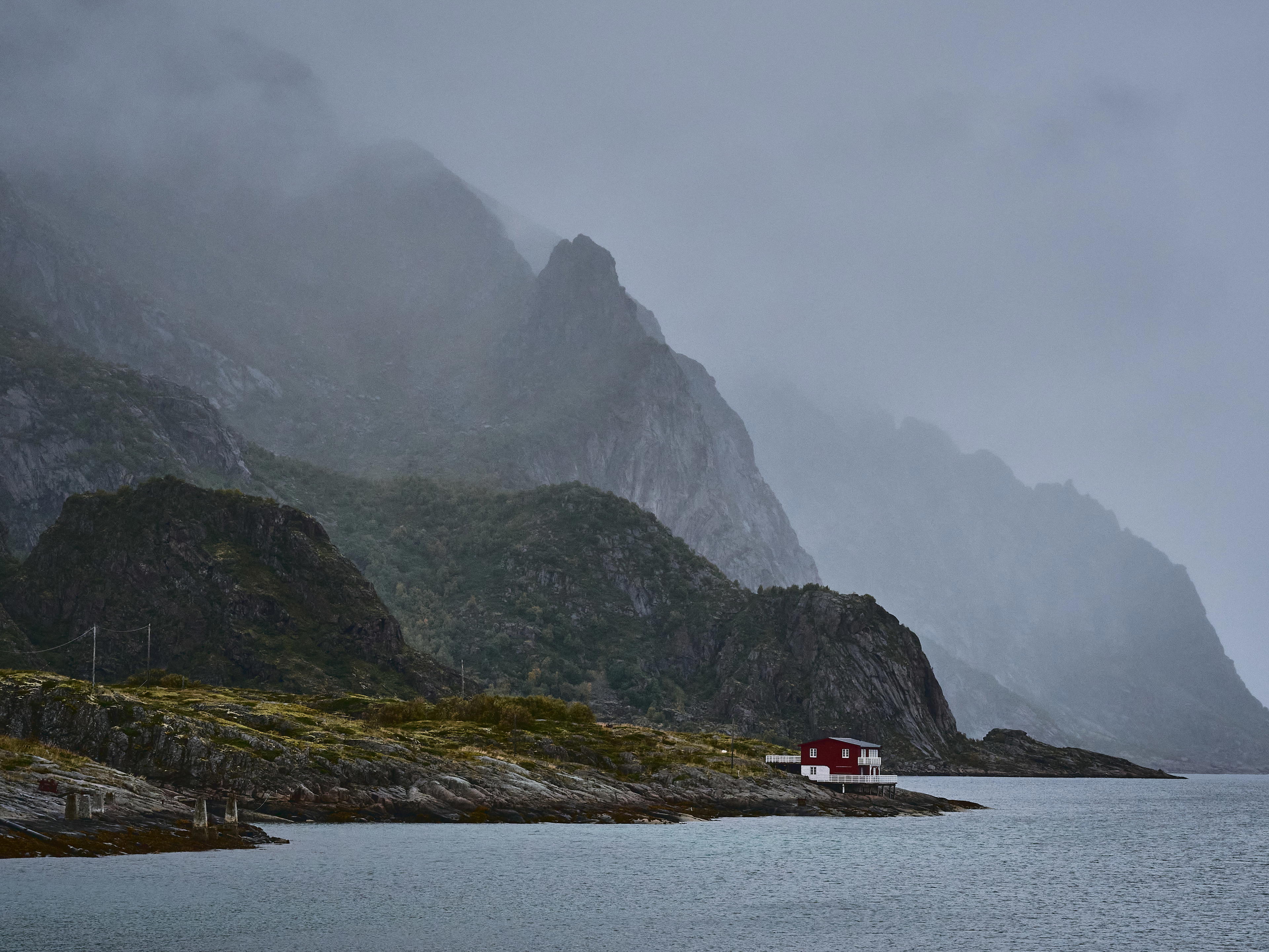 2025-09-24 19.04.36_Henningsvaer_4096.jpg