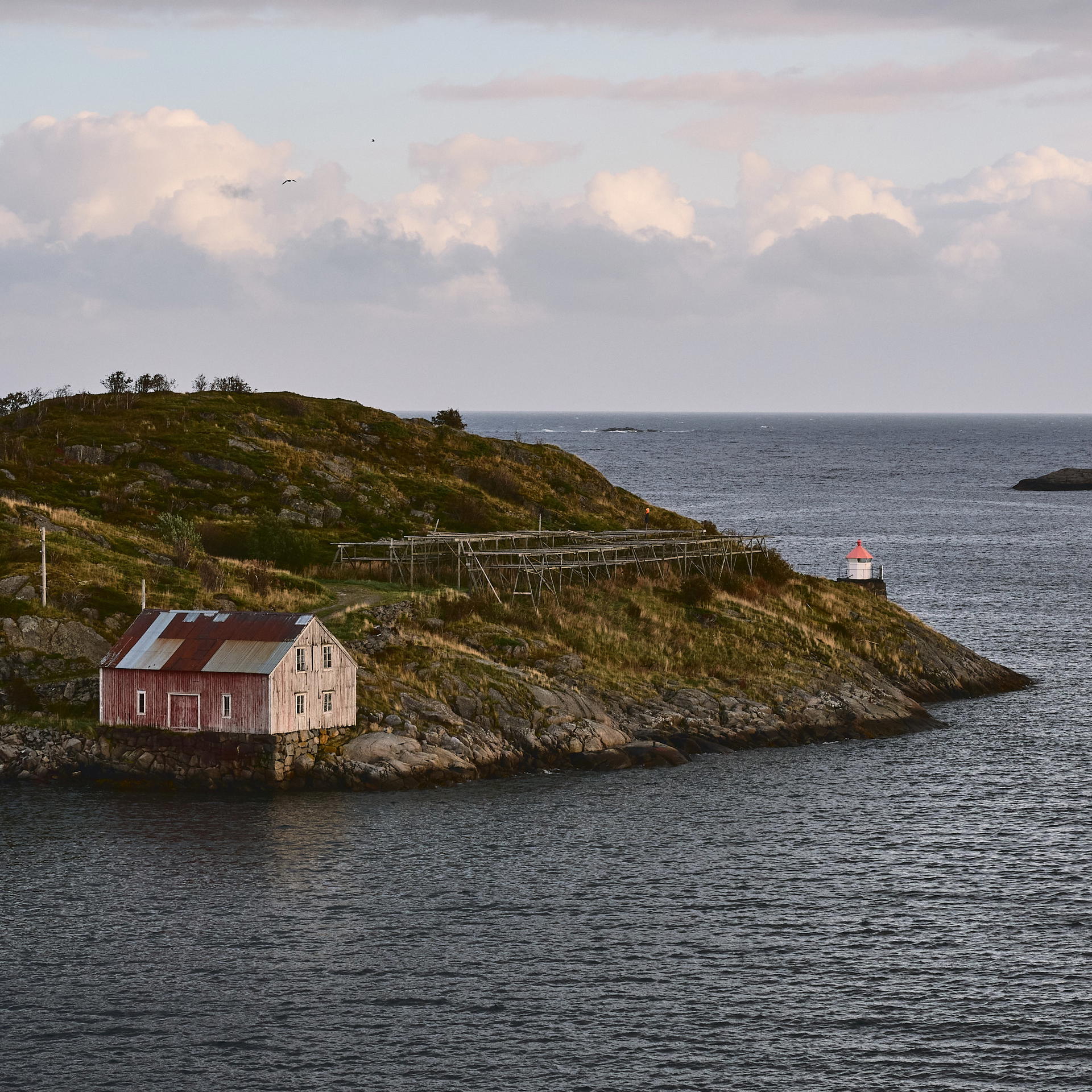 2025-09-25 16.40.38_Henningsvaer_2048.jpg