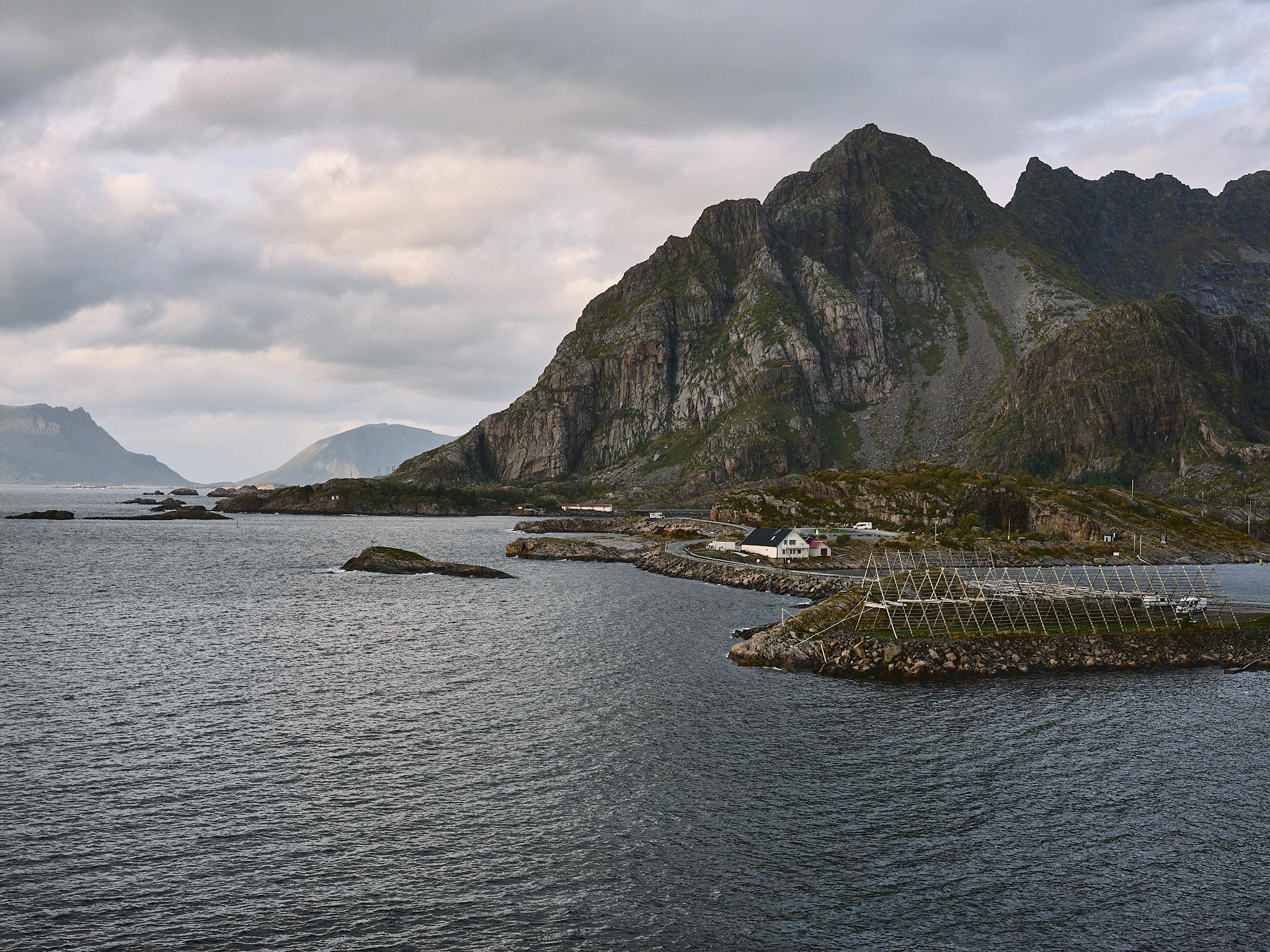 2025-09-25 16.41.24_Henningsvaer_2048.jpg