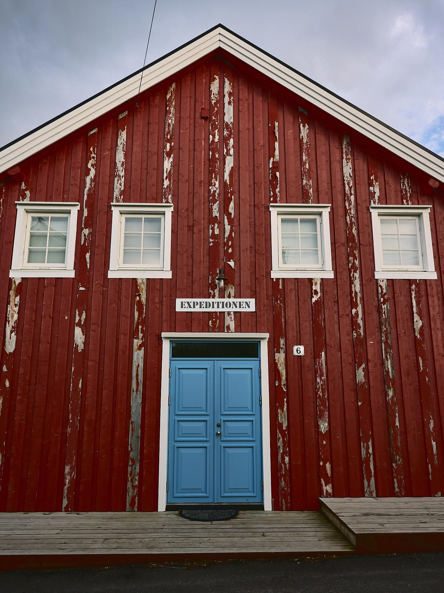 2025-09-25 16.47.40_Henningsvaer_2048.jpg