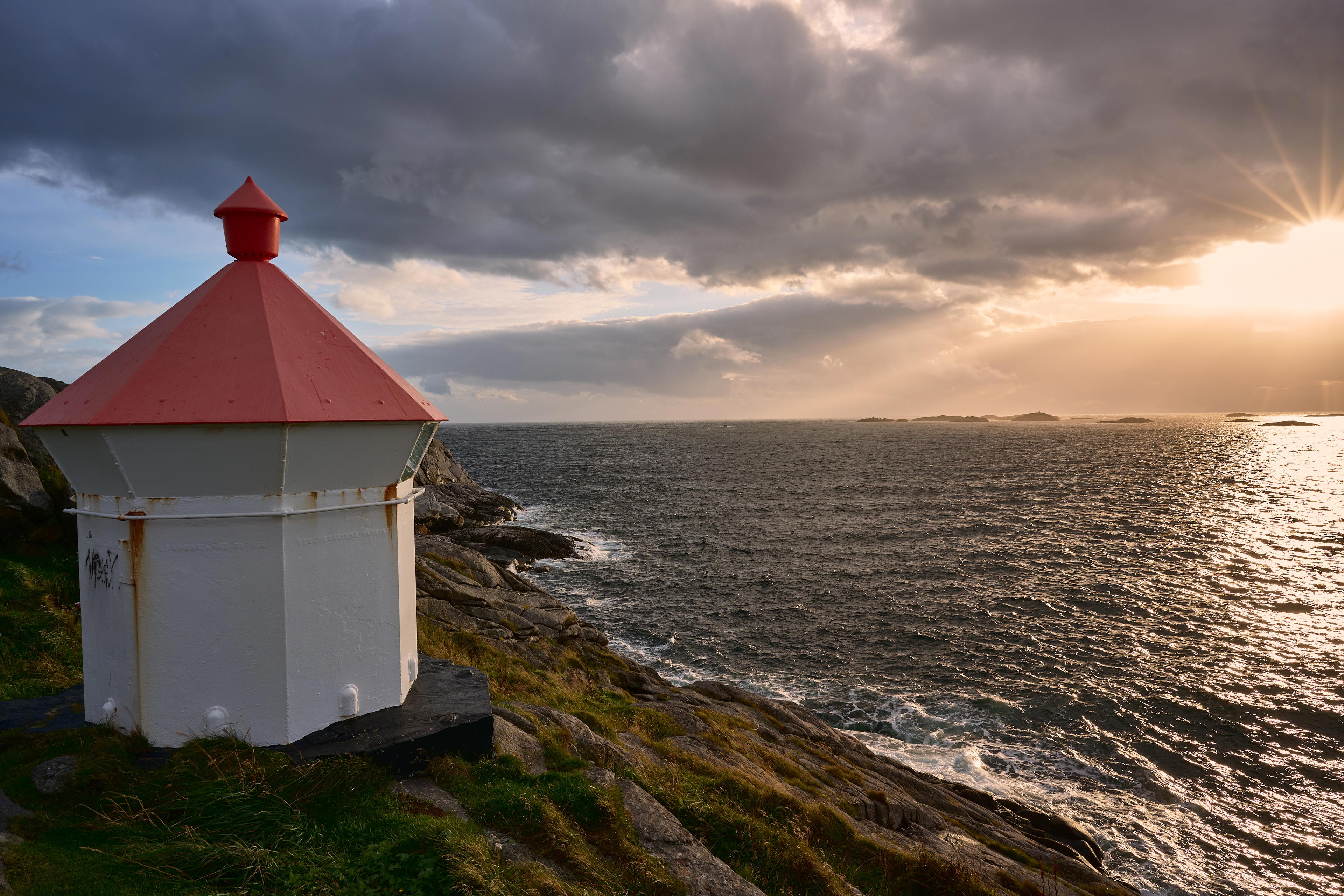 2025-09-25 17.05.17_Henningsvaer_4096.jpg