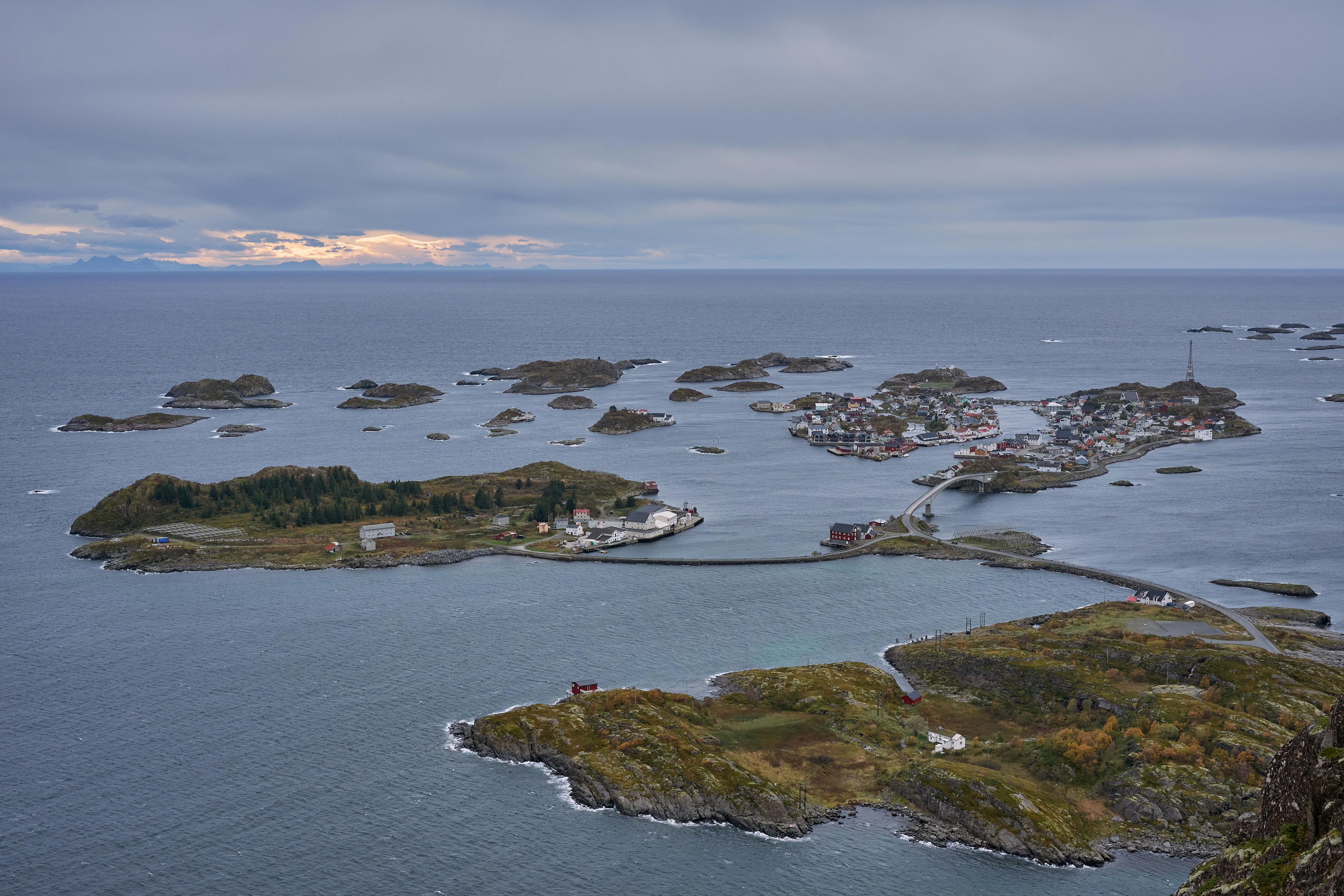 2025-10-05 12.57.06_Henningsvaer_4096.jpg