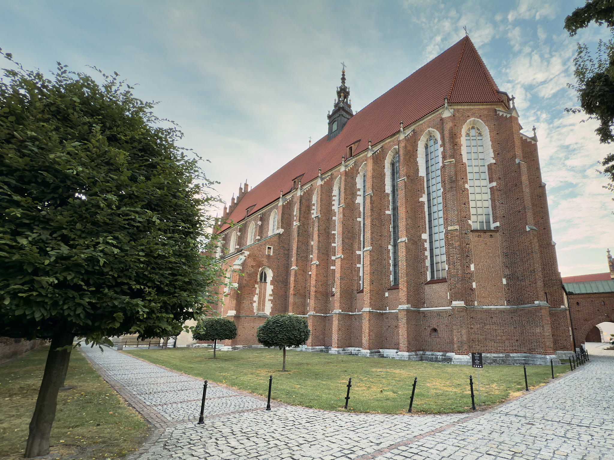 2025-07-10 19.30.56_Krakow_2048.jpg