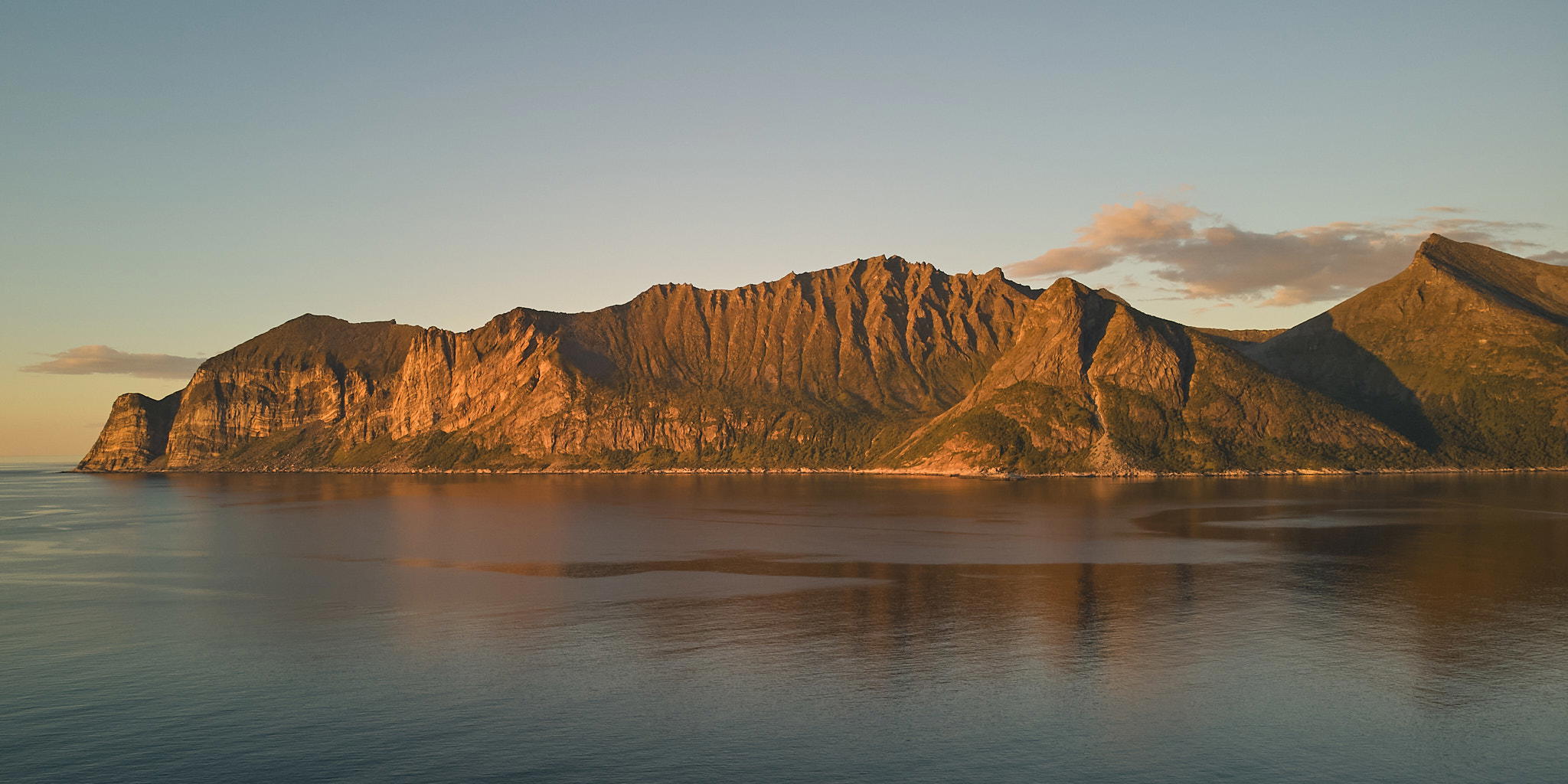 2025-09-09 19.16.49_Mefjordvaer_2048.jpg