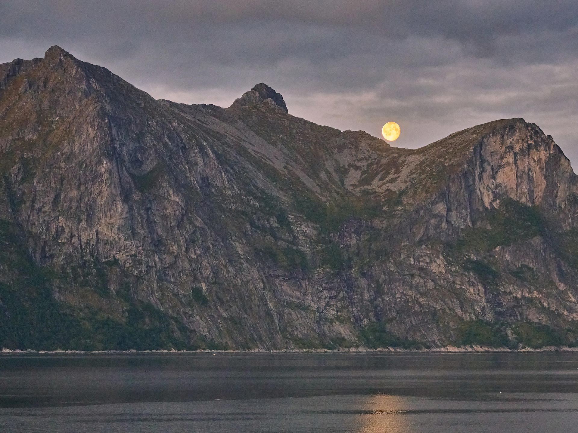 2025-09-09 20.21.46_Mefjordvaer_2048.jpg