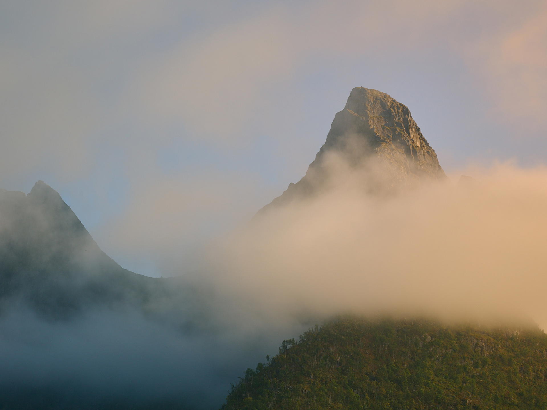 2025-09-10 16.41.23_Mefjordvaer_2048.jpg