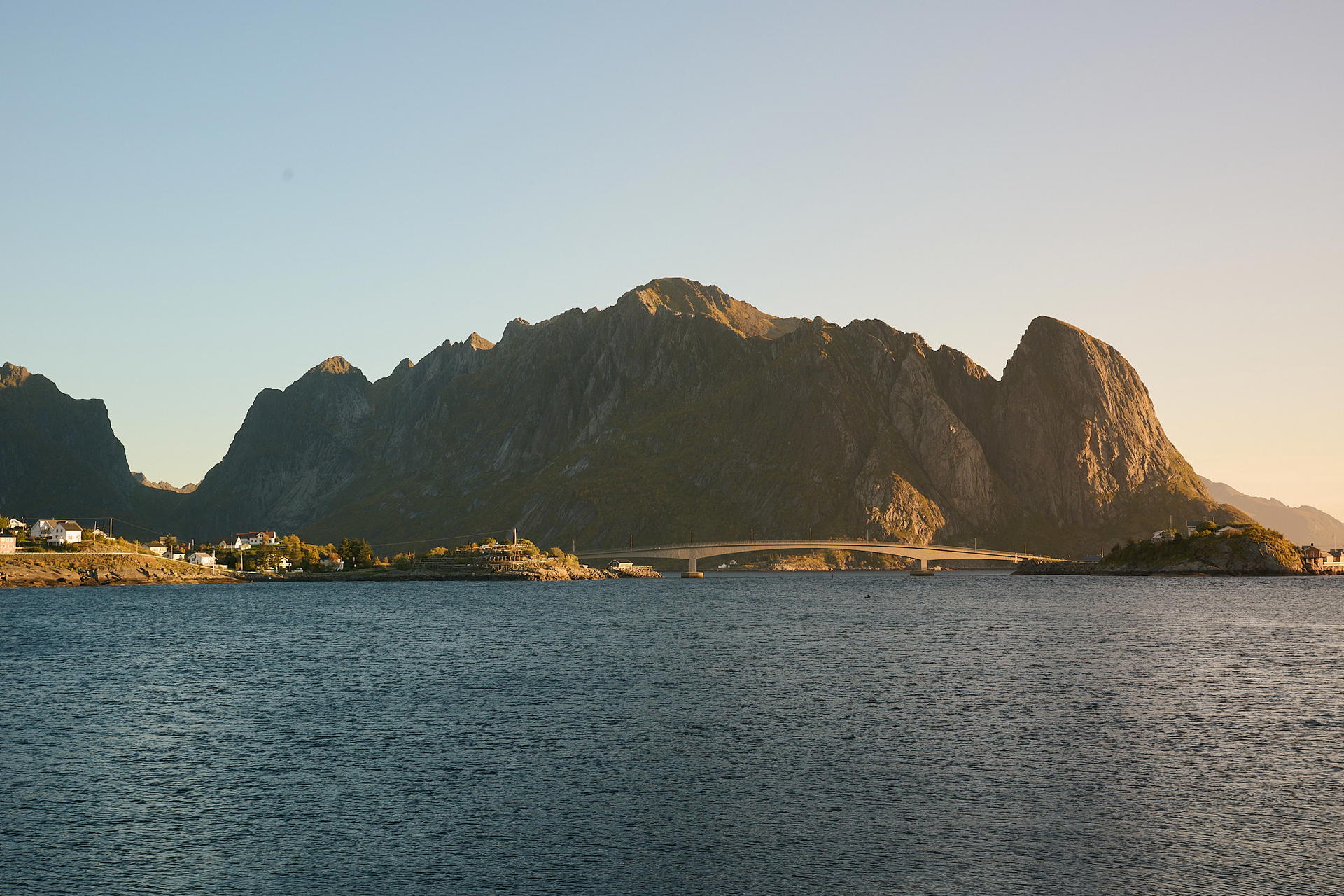 2025-09-27 08.14.25_Reine_2048.jpg