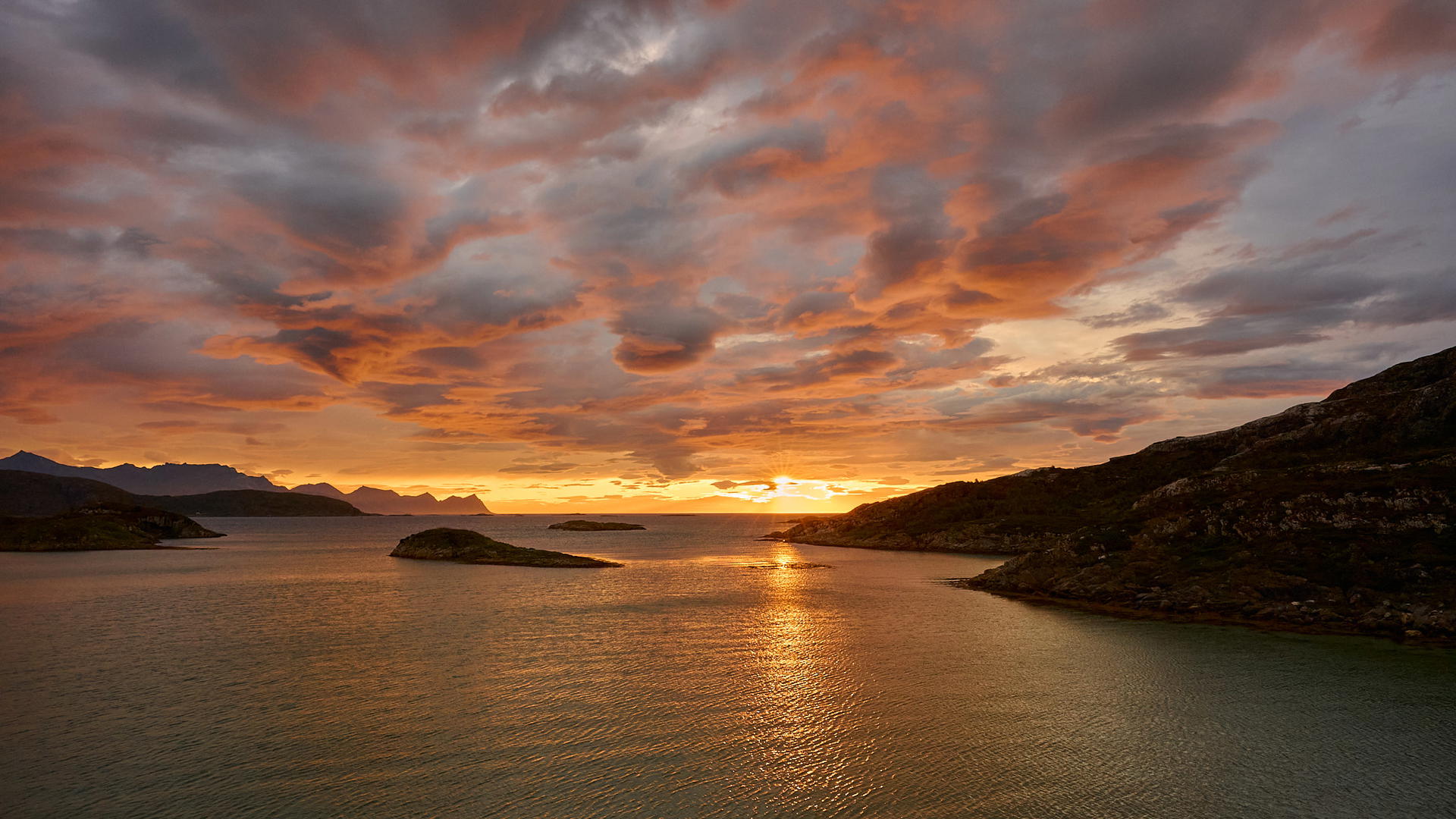 2025-09-12 19.08.39_Somaroy_2048.jpg