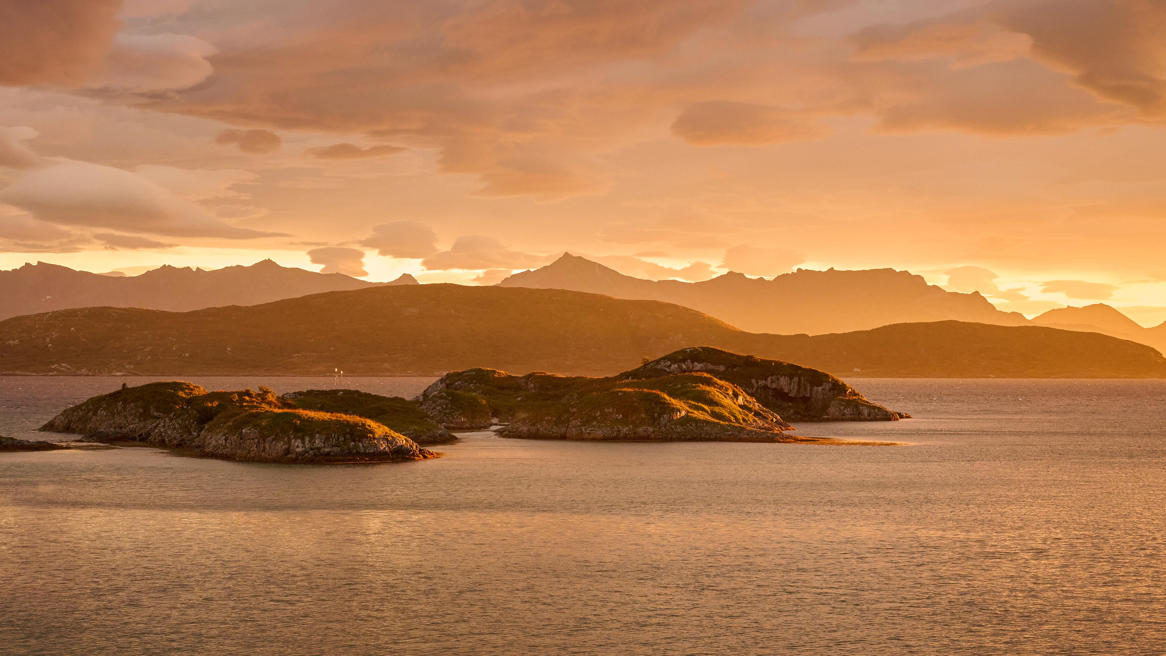 2025-09-12 19.14.56_Somaroy_4096.jpg