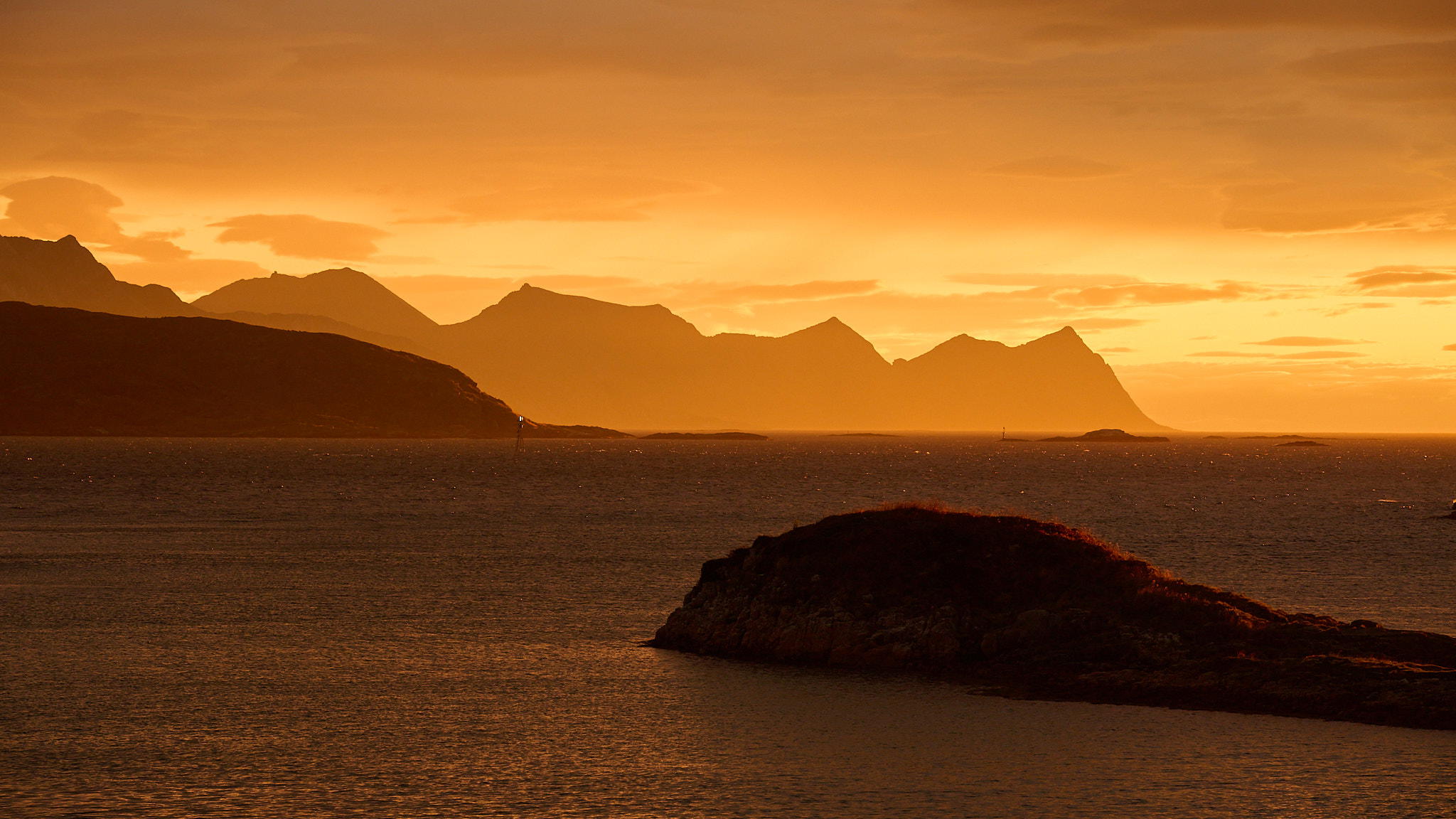 2025-09-12 19.15.06_Somaroy_2048.jpg