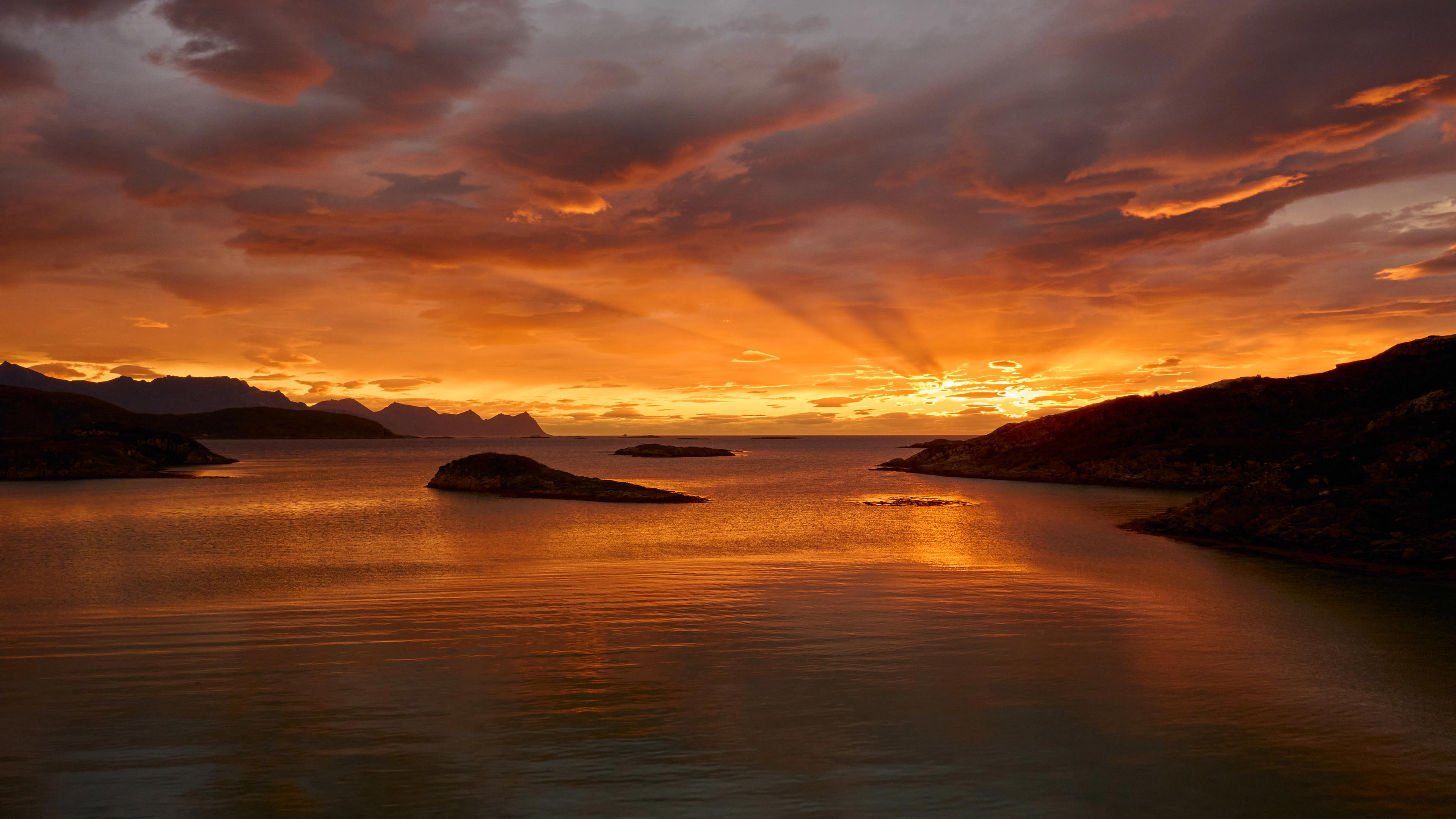 2025-09-12 19.24.51_Somaroy_4096.jpg