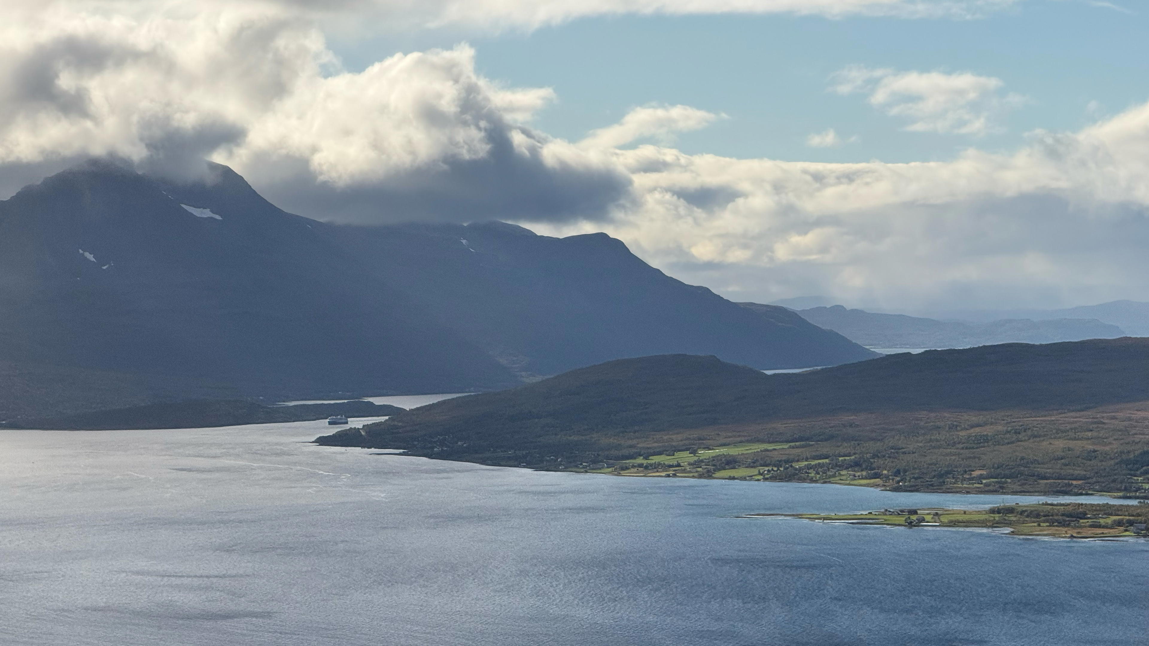 2025-09-18 13.43.06_Tromso_4096.jpg