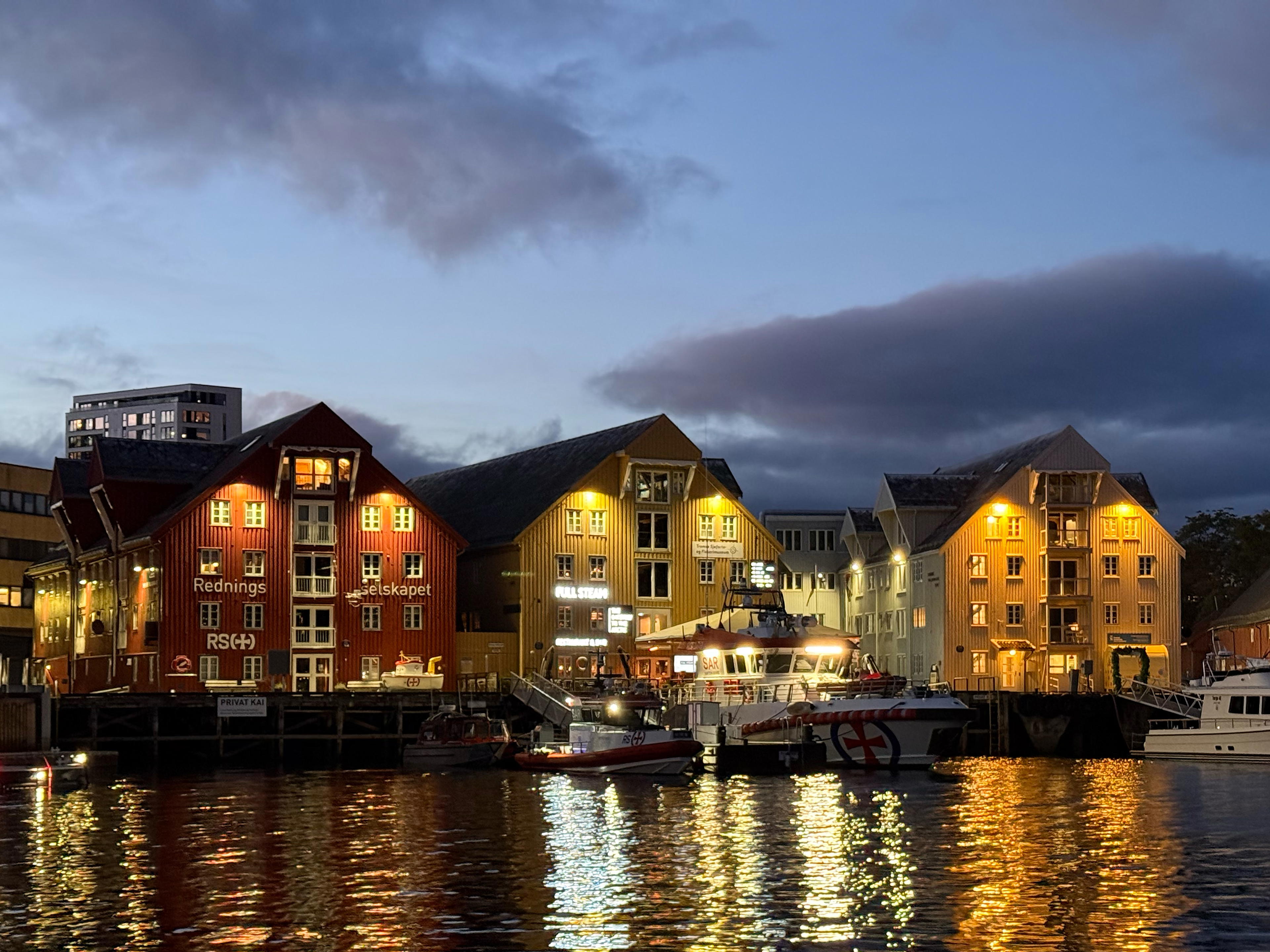 2025-09-18 20.01.23_Tromso_4096.jpg