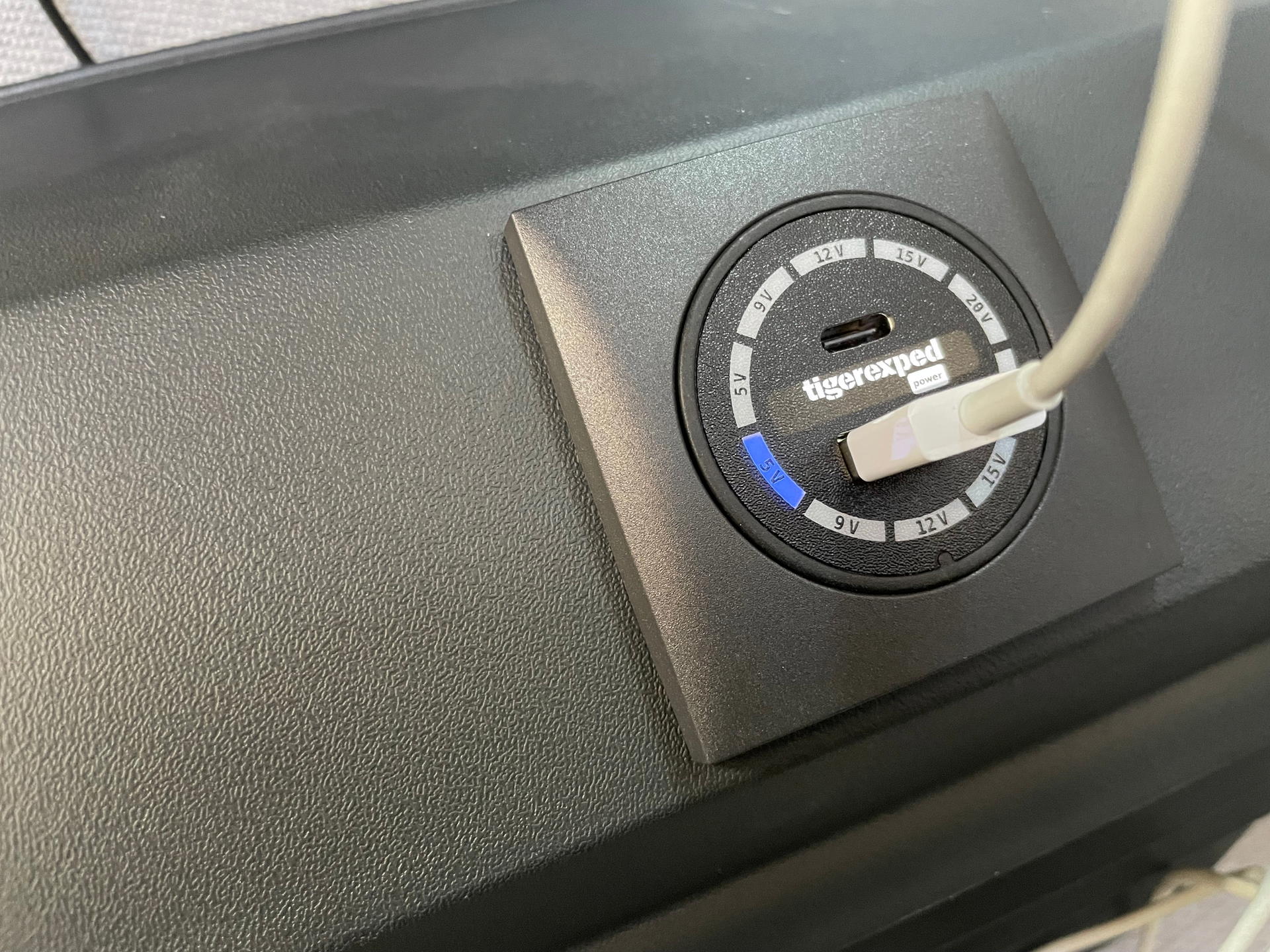 8 working outlet demo.jpeg