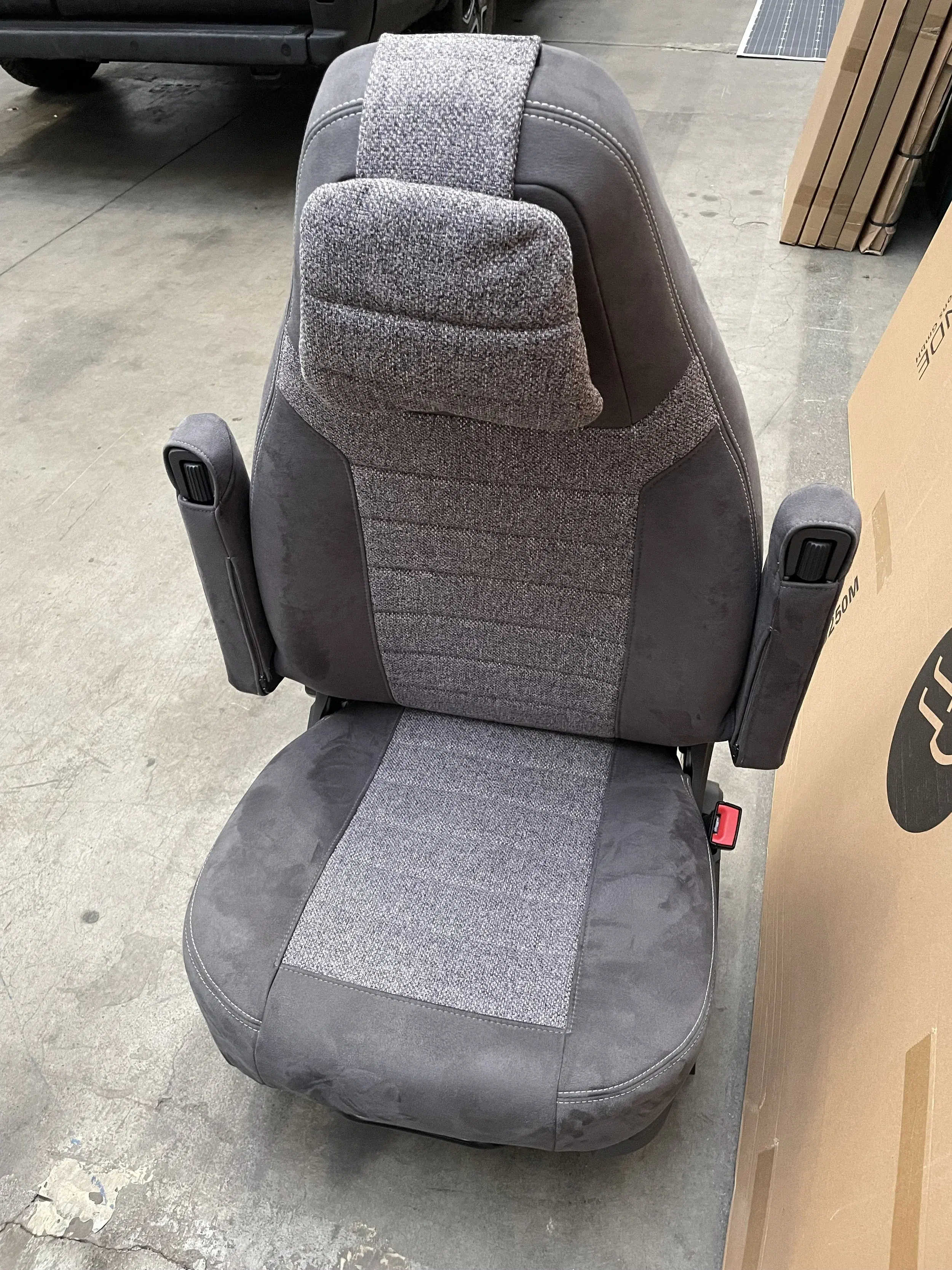 3+Beifahrer+Stuhl+ausgebaut.jpeg