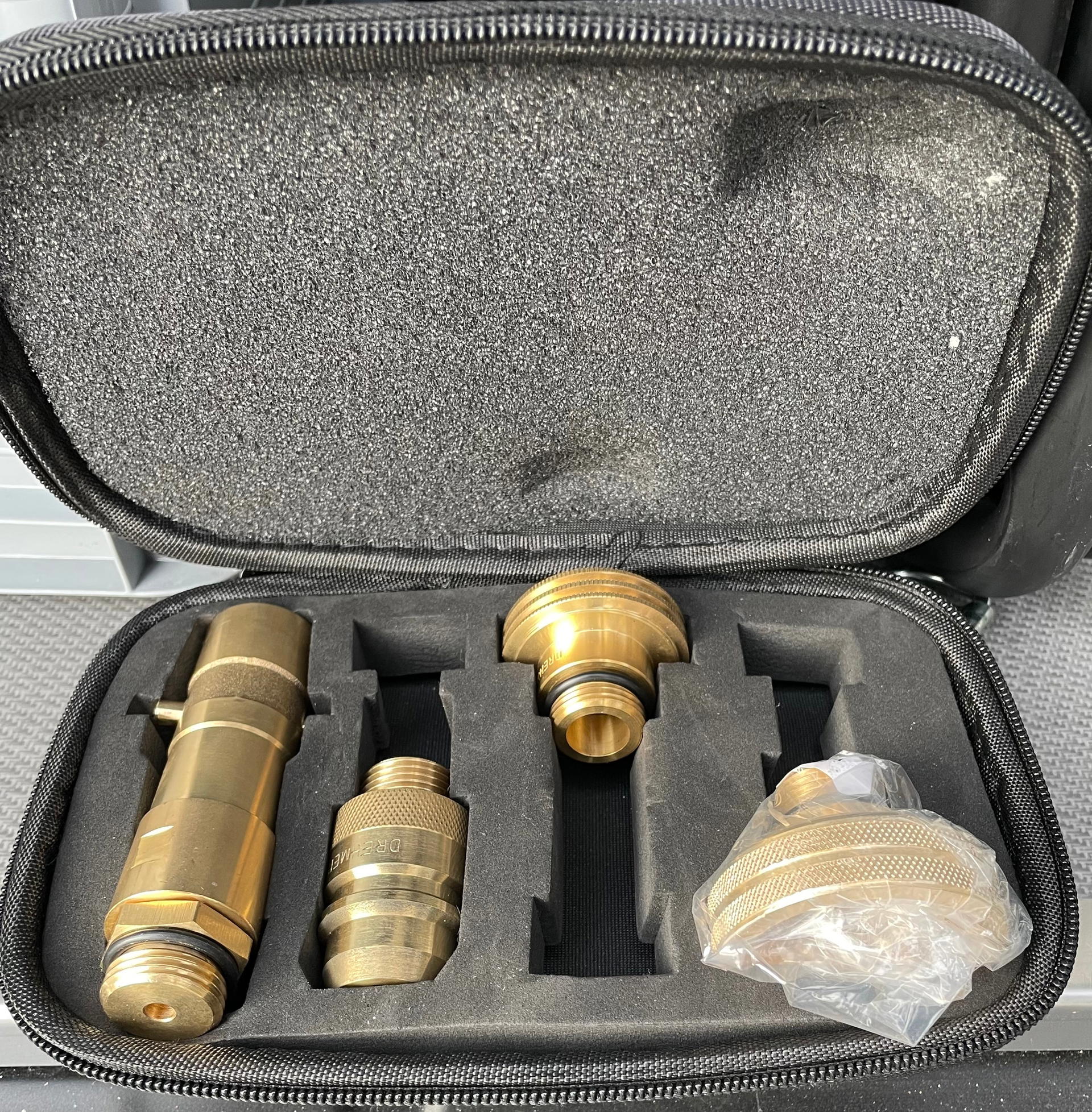 Image showing different gas nozzle adapters for various countries