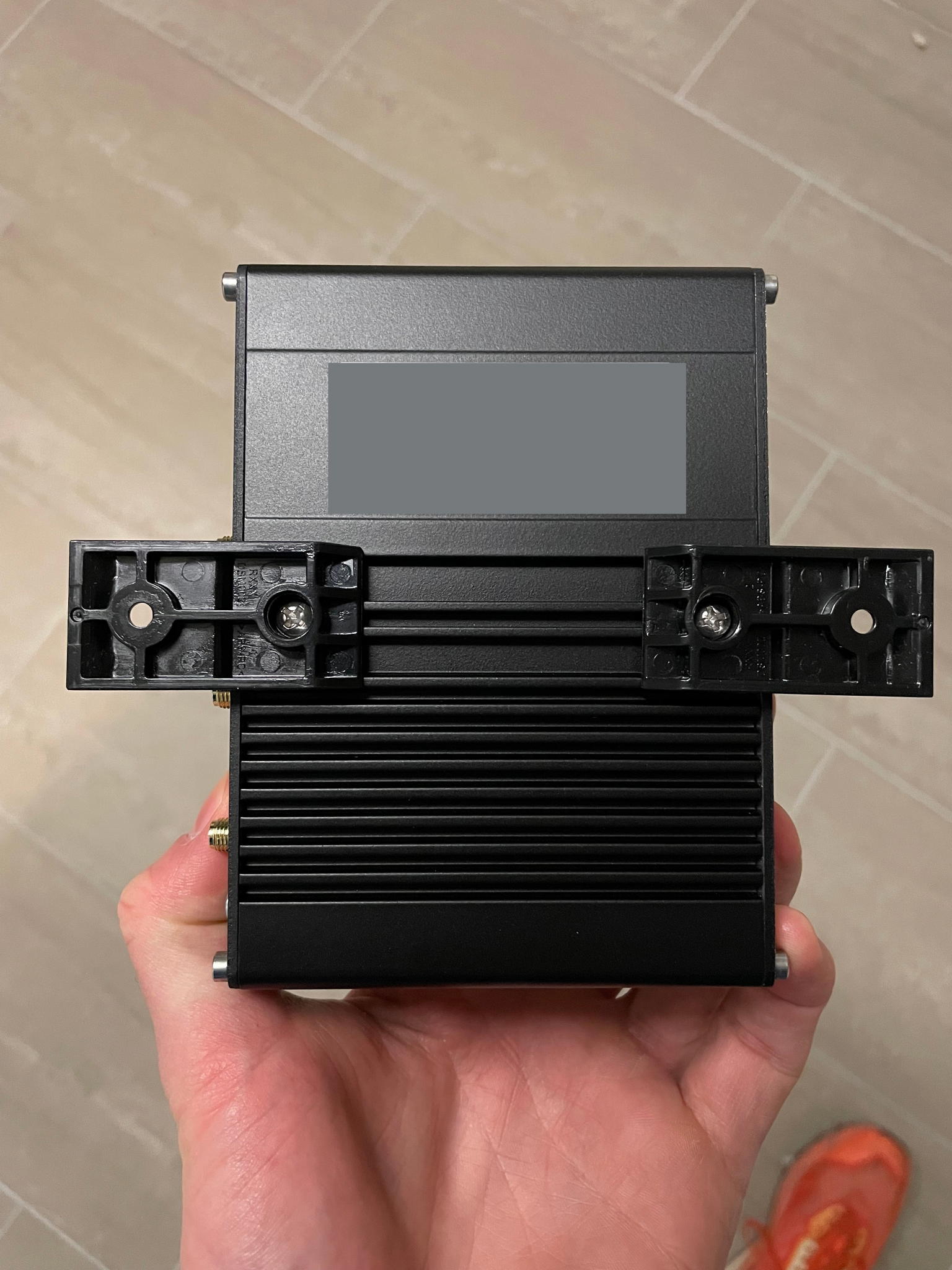 Router mit Halterungen