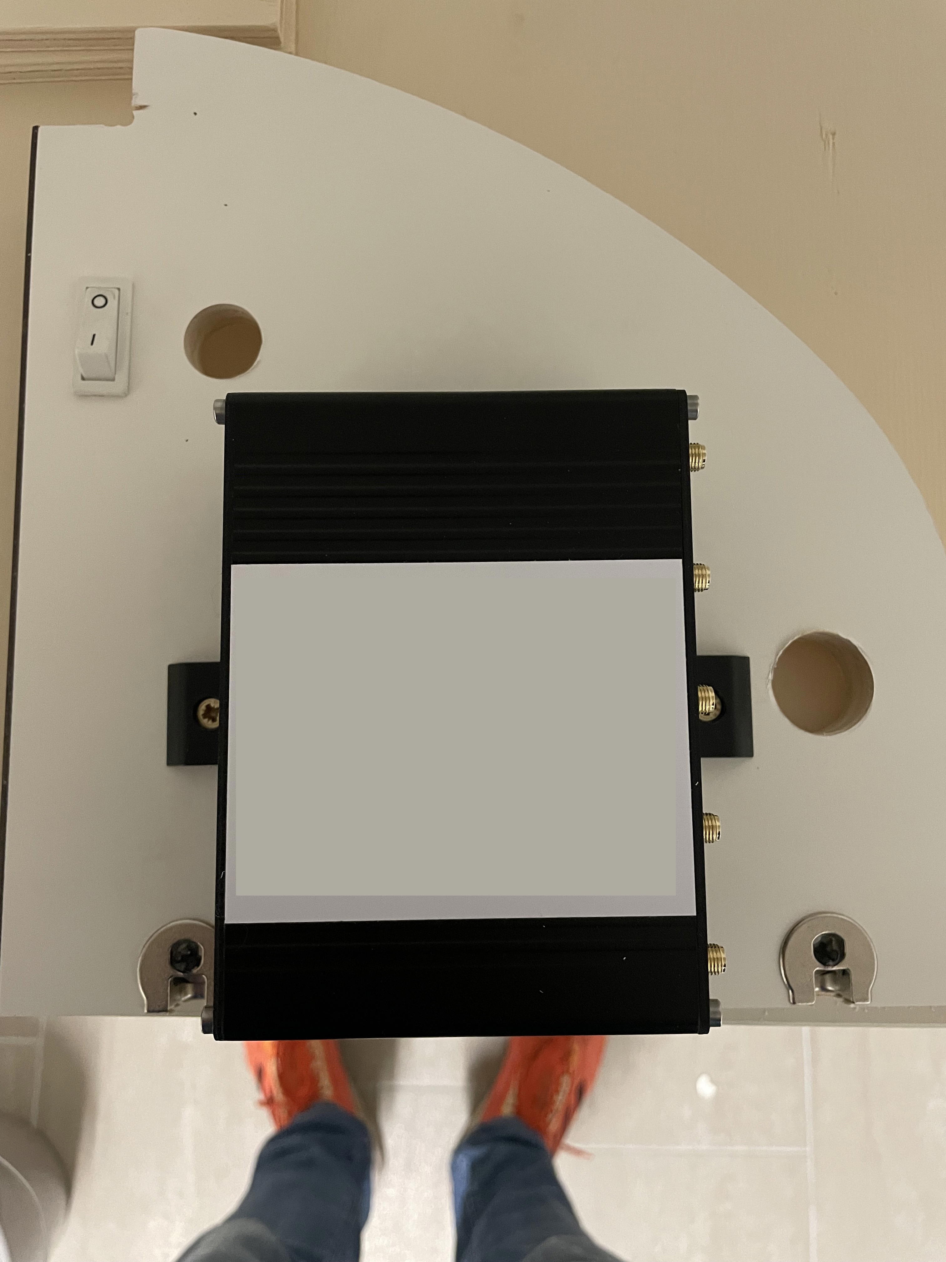 Router mounted on wallboard