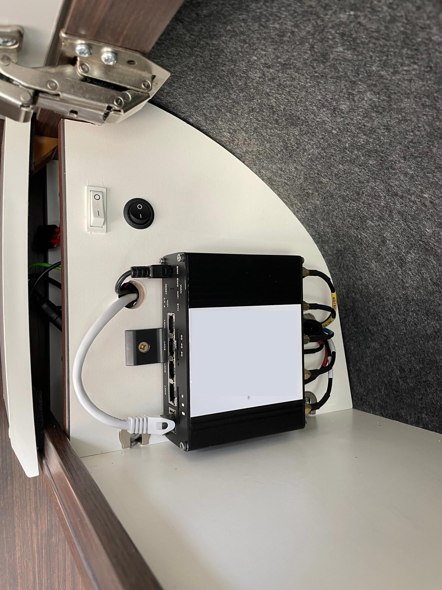 Alles angeschlossen und installiert